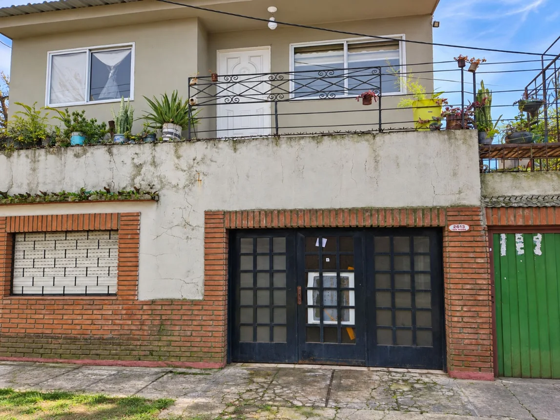PH de 6 ambientes en venta en Villa Ballester, San Roque 2600