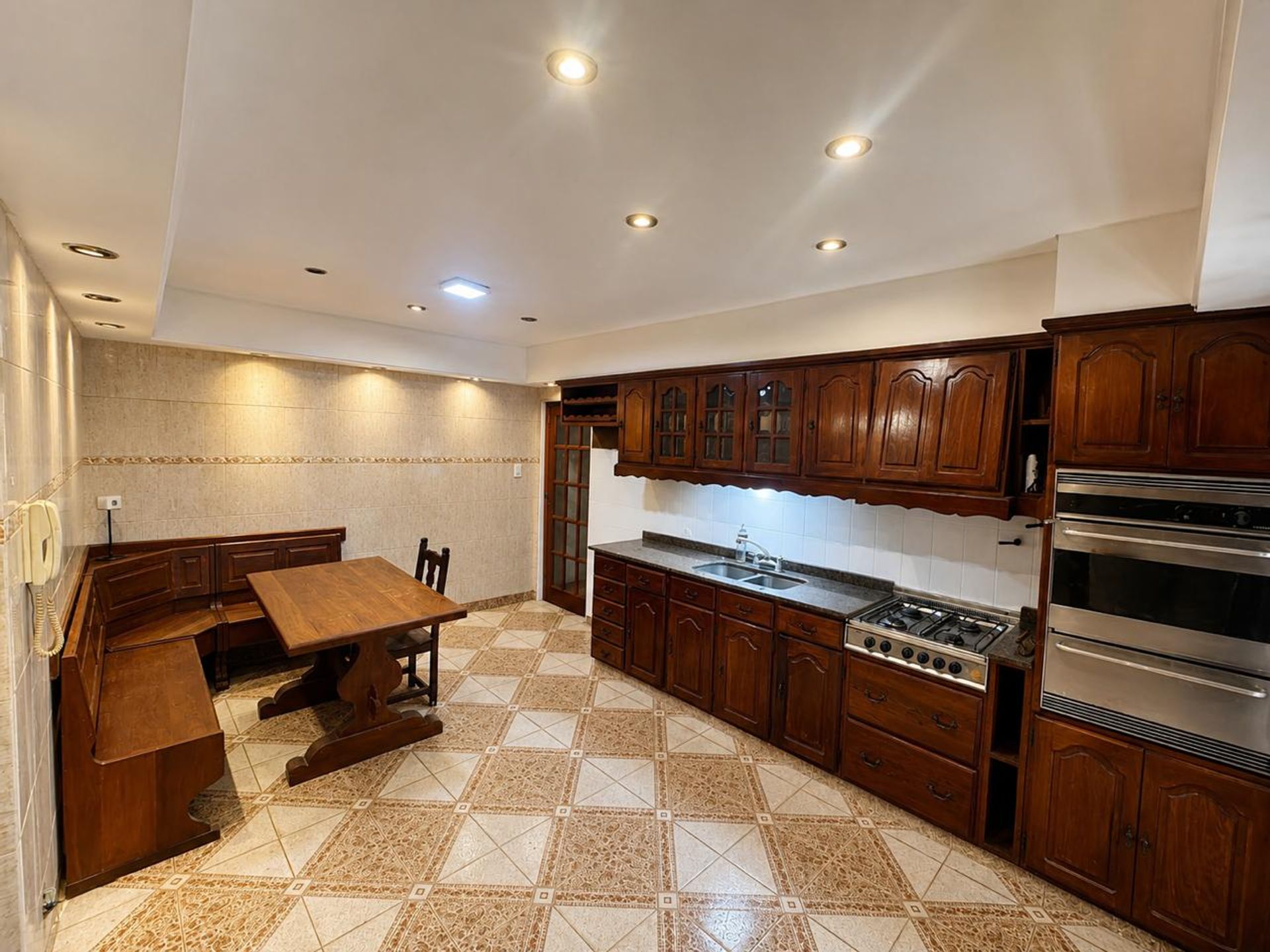 Foto 5 — VENTA CASA 4AMB BERNAL COCHERA JARDIN