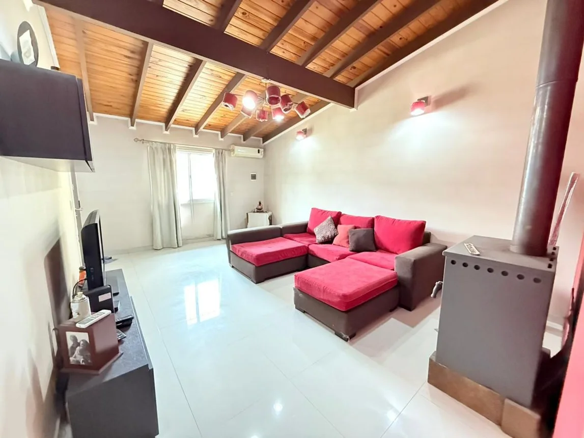Casa de 4 ambientes en venta en Ituzaingó, Lola Mora 300