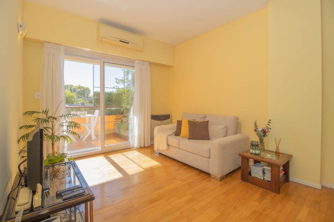 DEPARTAMENTO 3 AMBIENTES,  CON BALCON CORRIDO