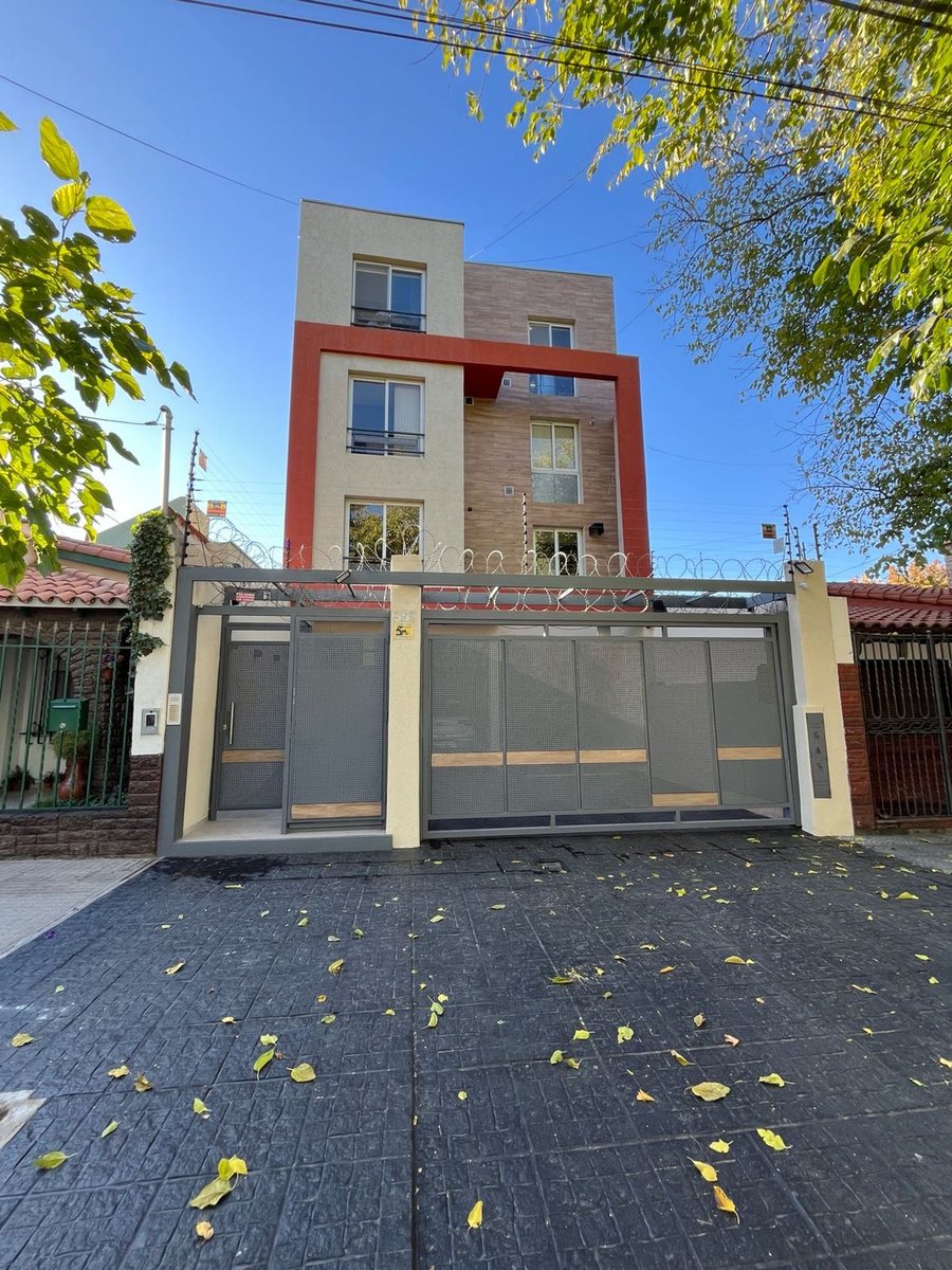Departamento en Luzuriaga 300