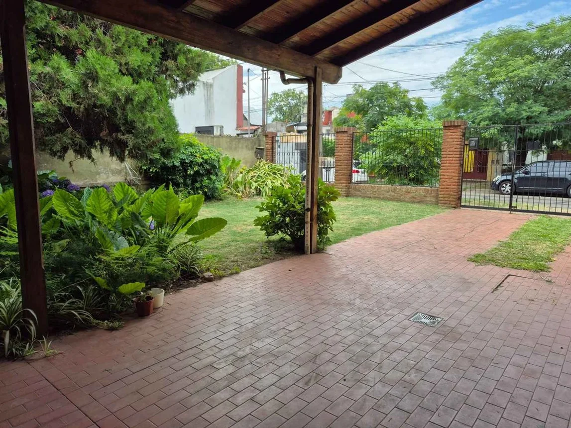 Casa en venta en Caseros