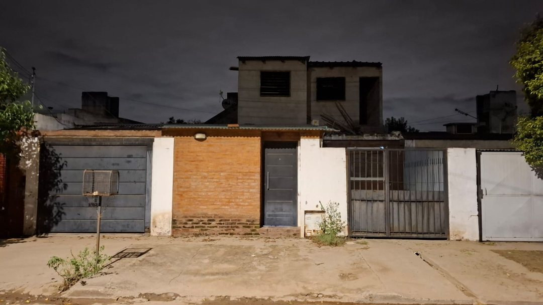 VENDE CASA MAS DEPARTAMENTO