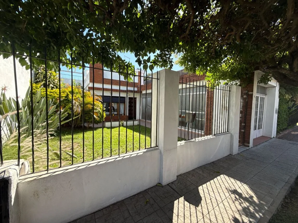 Casa de 4 ambientes en venta en Morón, San Francisco 900, foto 2