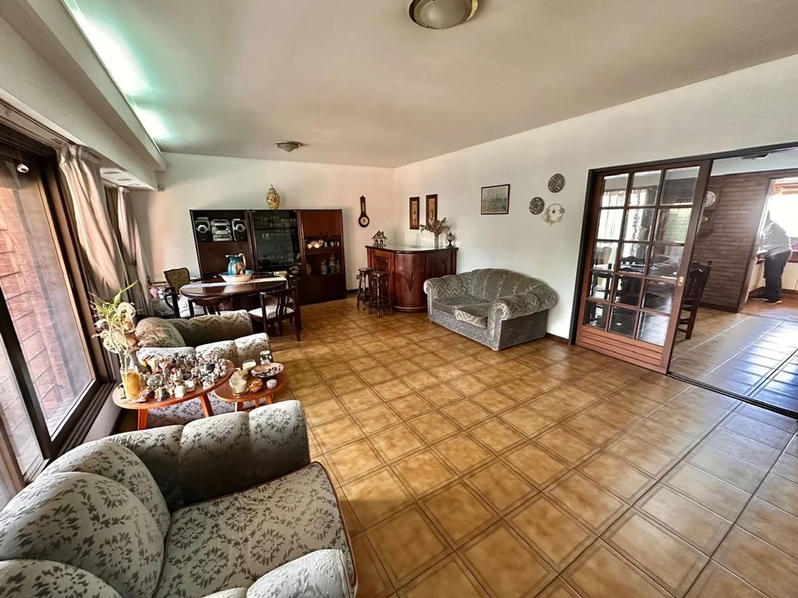 Casa en venta en Castelar, foto 3