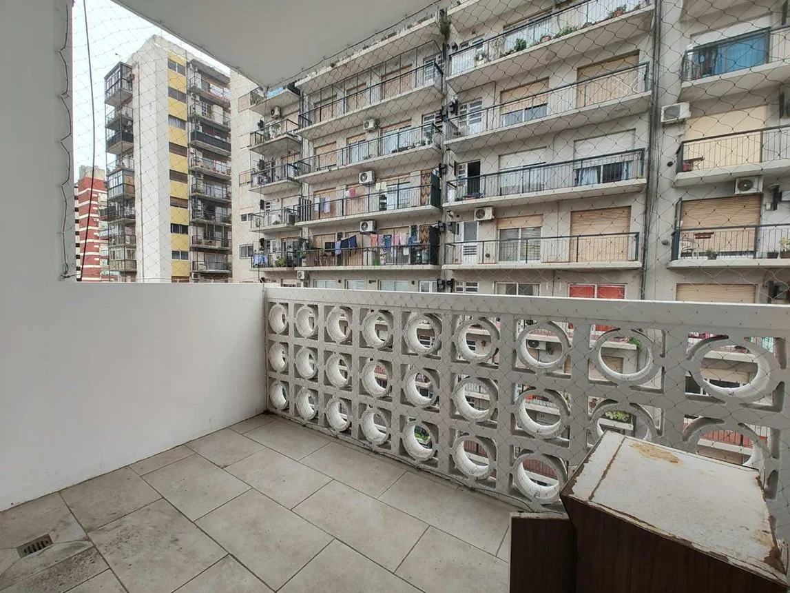 Departamento de 4 ambientes en alquiler en Quilmes, Garibaldi 100, foto 3