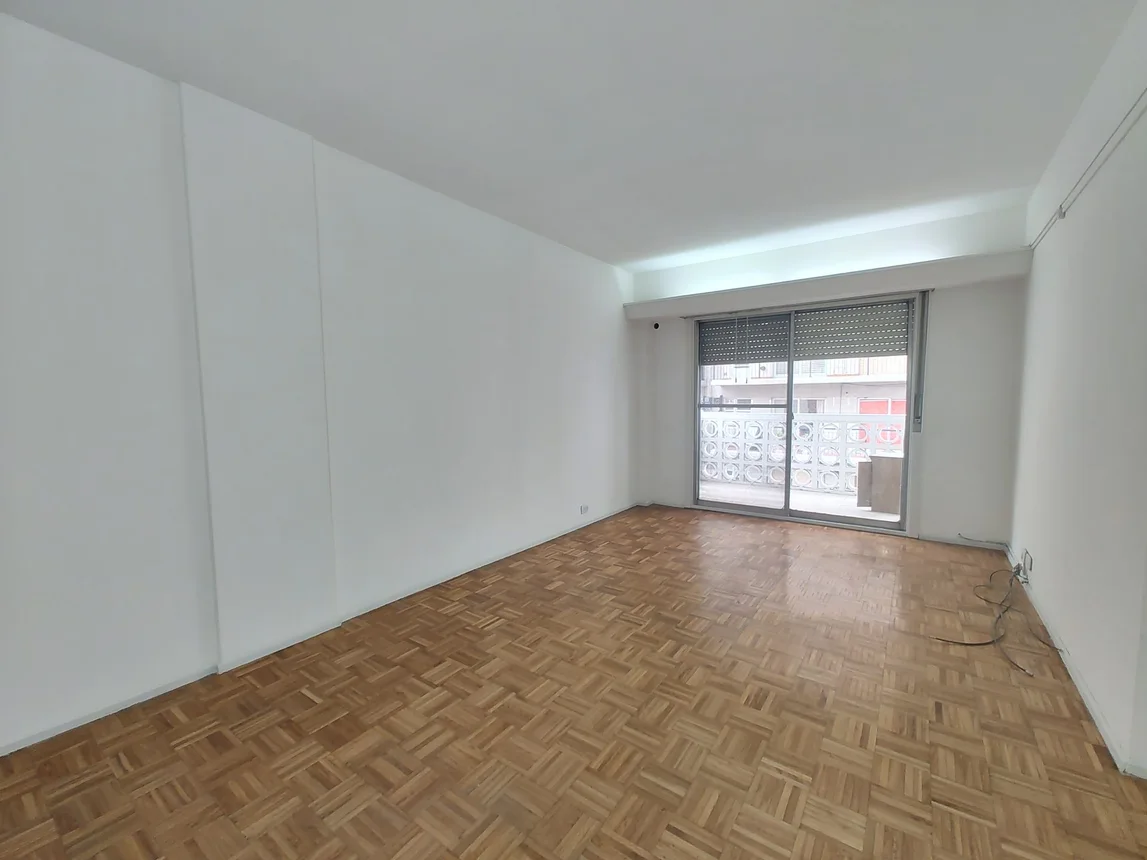 Departamento de 4 ambientes en alquiler en Quilmes, Garibaldi 100