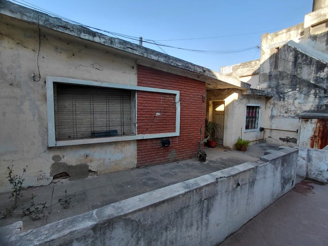 Venta Casa A REFACCIONAR en Barrio Güemes Córdoba