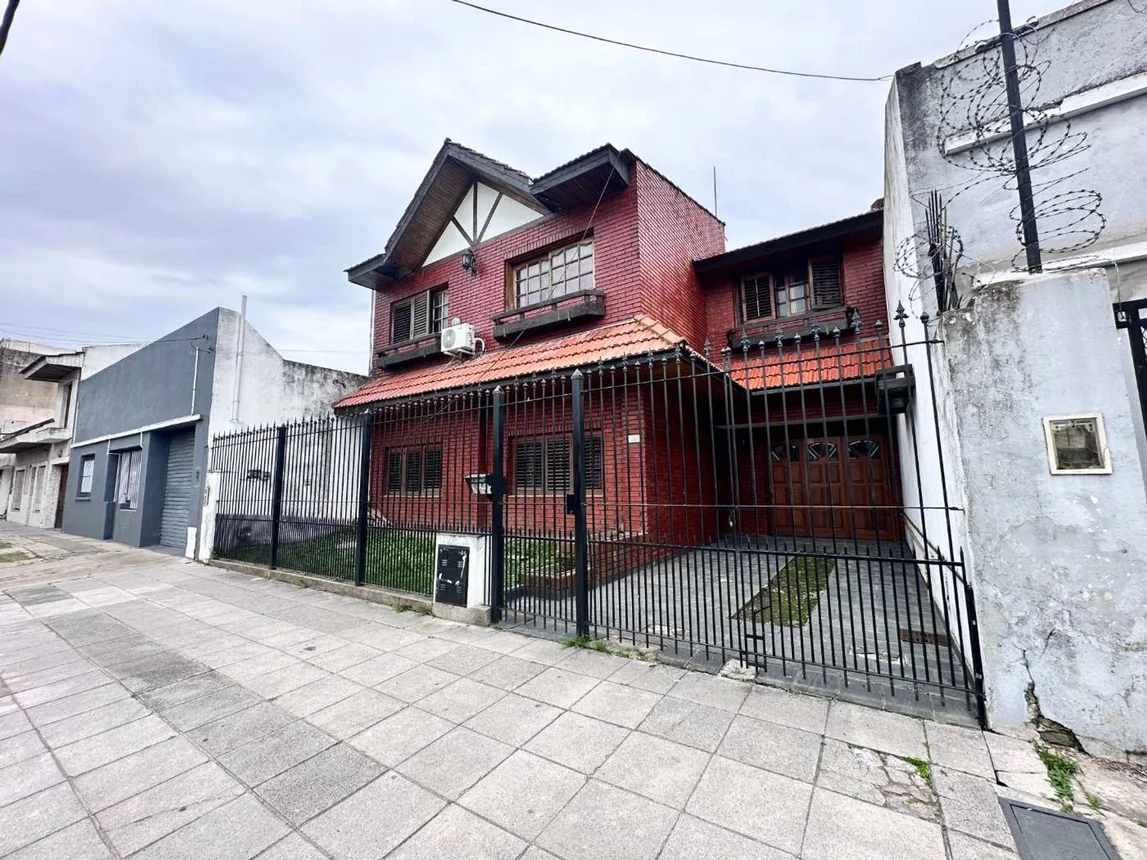 Casa de 5 ambientes en venta en Remedios de Escalada, 3 de Febrero 4200, foto 2