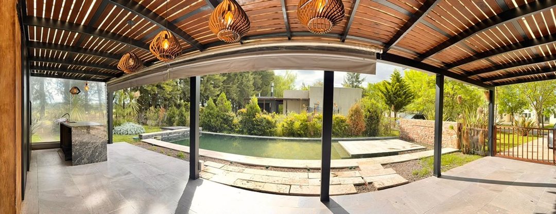 VENTA CASA MIRALAGOS PILETA