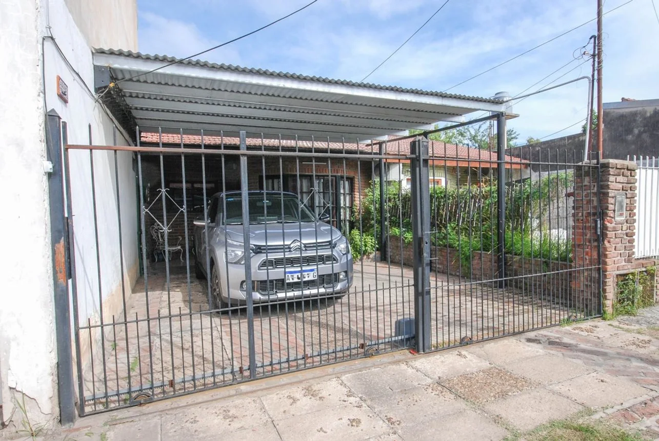 Casa en venta en Ituzaingó, foto 2
