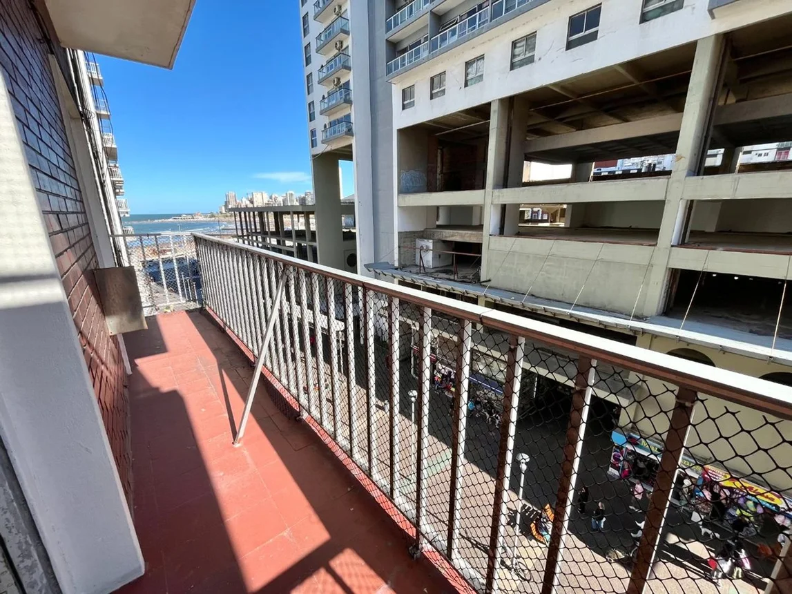 Dpto 3 amb en venta en centro al frente con balcon, foto 2