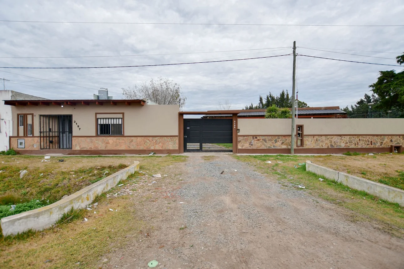 Dos propiedades en bloque 13 y 96, lote 1264m2, foto 1