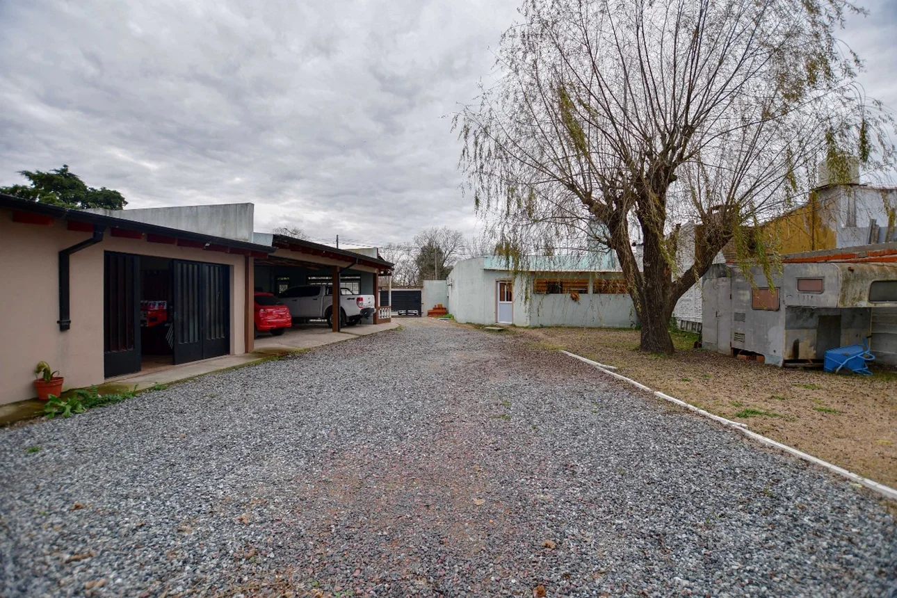 Dos propiedades en bloque 13 y 96, lote 1264m2, foto 2