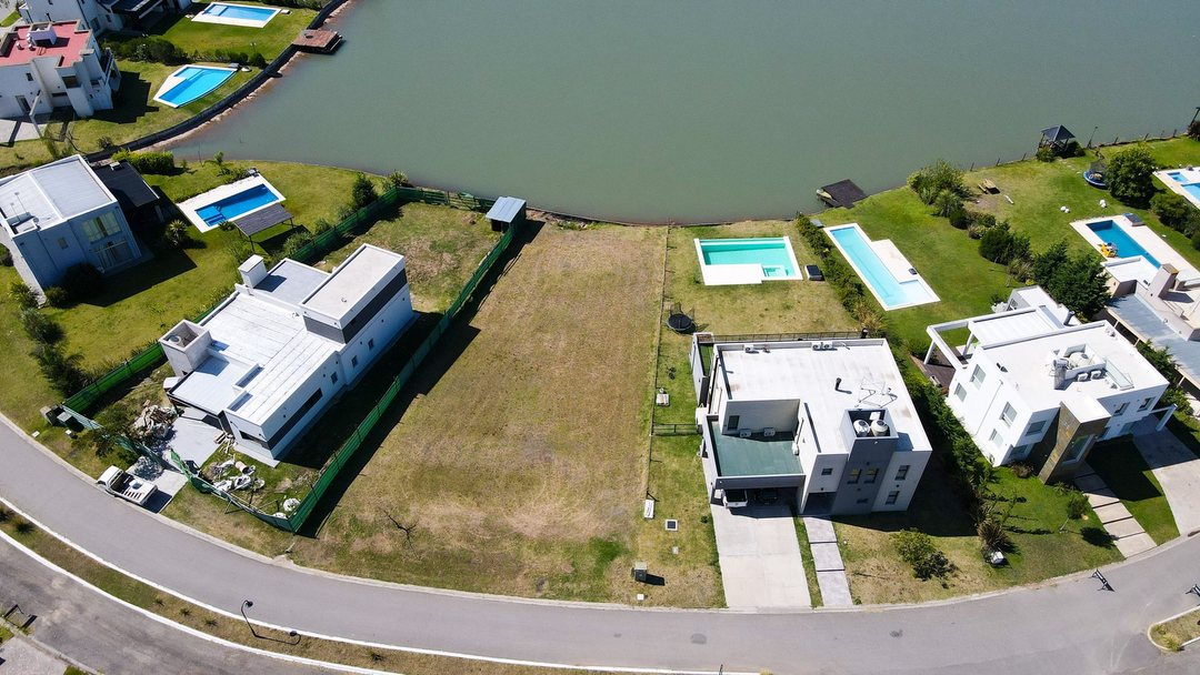 LOTE EN VENTA CRUZ DEL SUR CON FONDO A LA LAGUNA