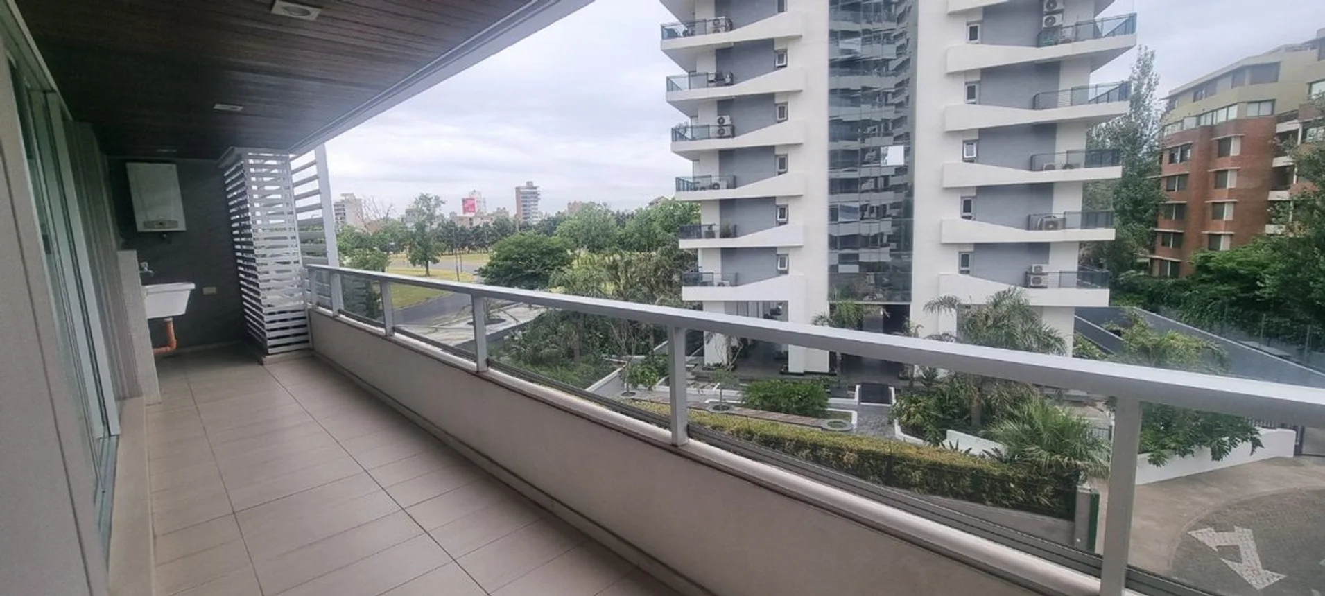 Departamento de 2 ambientes en alquiler en Rosario, Caseros 100, foto 2