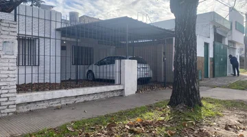 VENTA CASA CON COCHERA PJE CRAIG 689 BIS FISHERTON