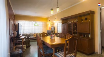 VENTA CASA 4 AMB COCHERA PATIO PARRILLA