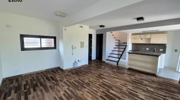 Tríplex en venta con cochera  La Plata