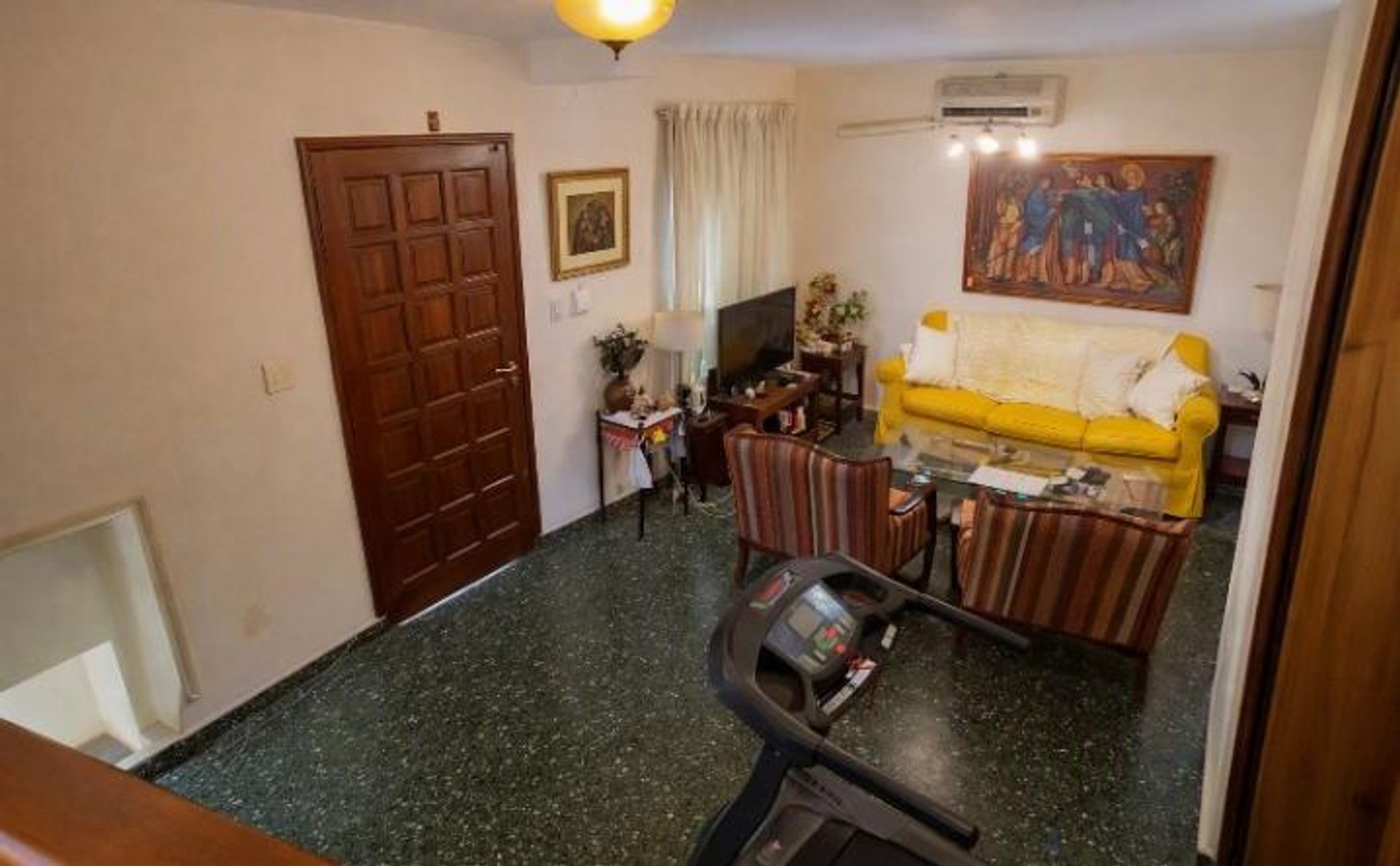 CASA EN VENTA CON PILETA ZONA MONUMENTO A GÜEMES - foto 2