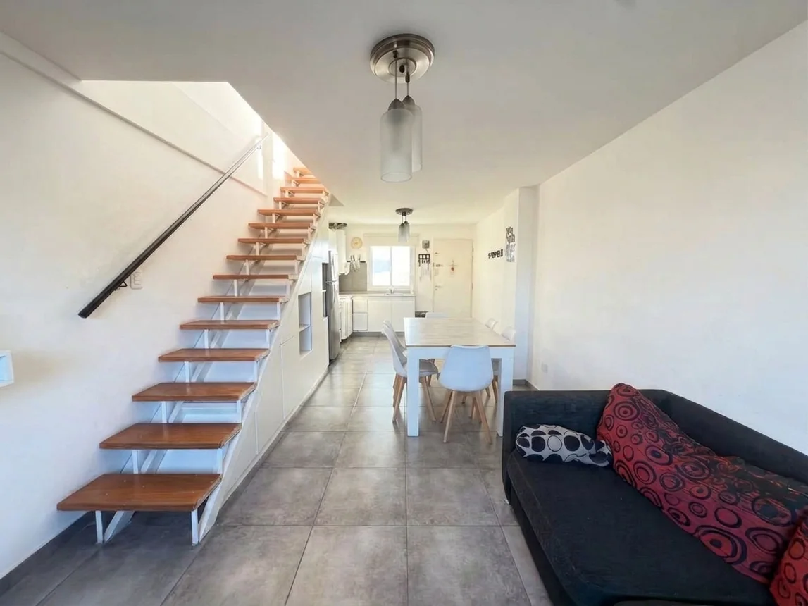 Dúplex de 3 ambientes en venta en El Palomar, Ingeniero Guillermo White 1300