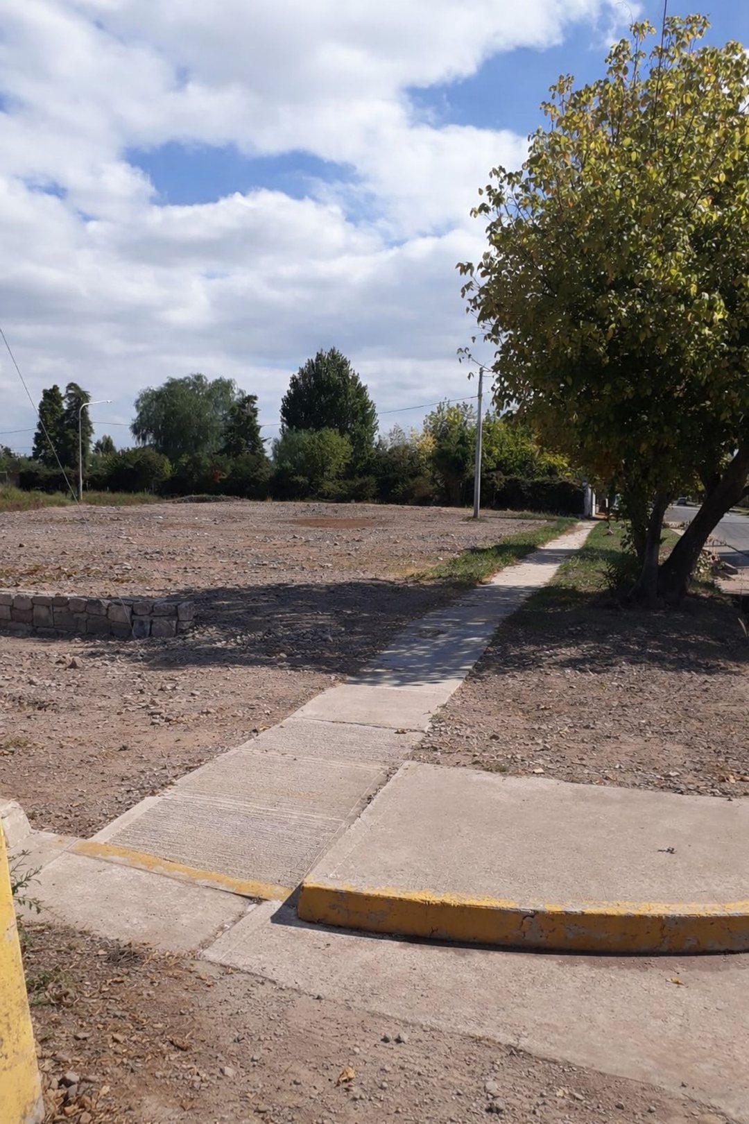 VENTA LOTE EN PLAN 28 DE BARRIO AGUA Y ENERGIA