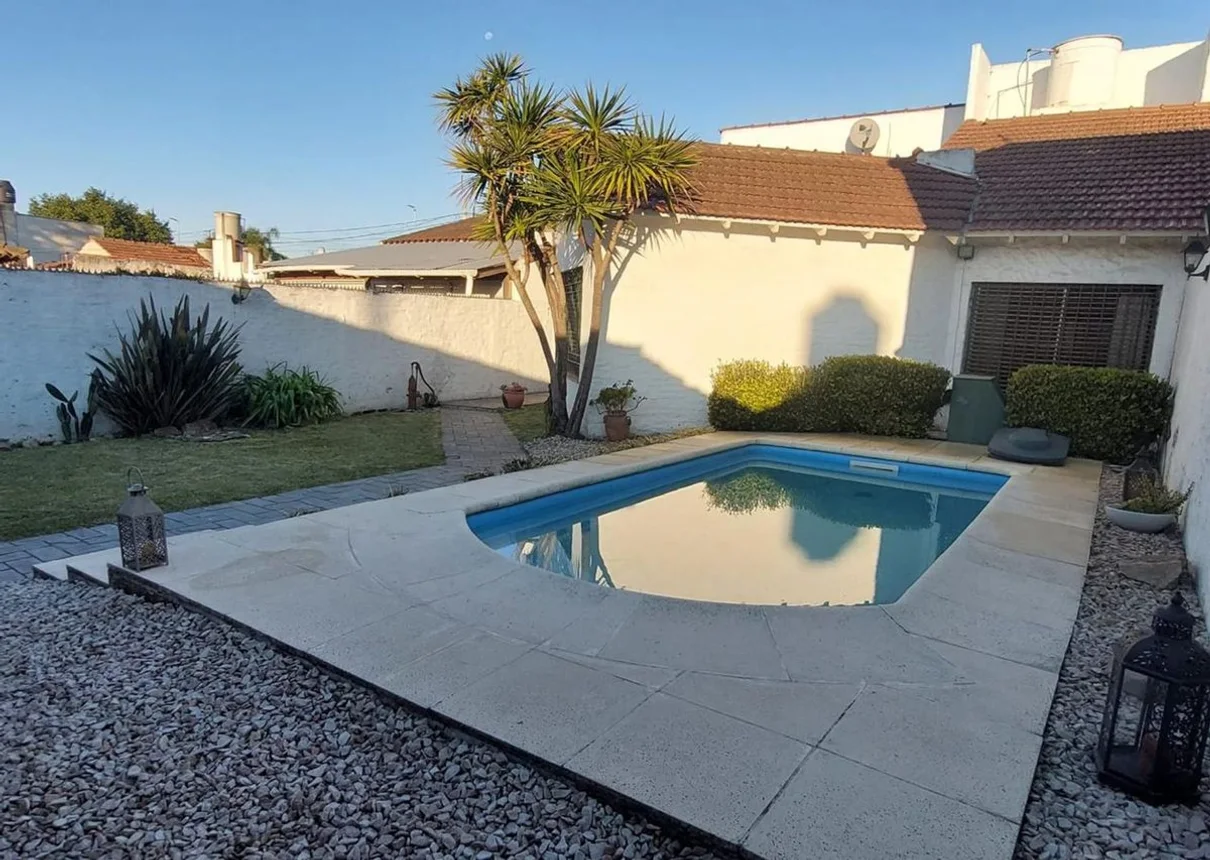 Casa en venta en Burzaco, foto 3