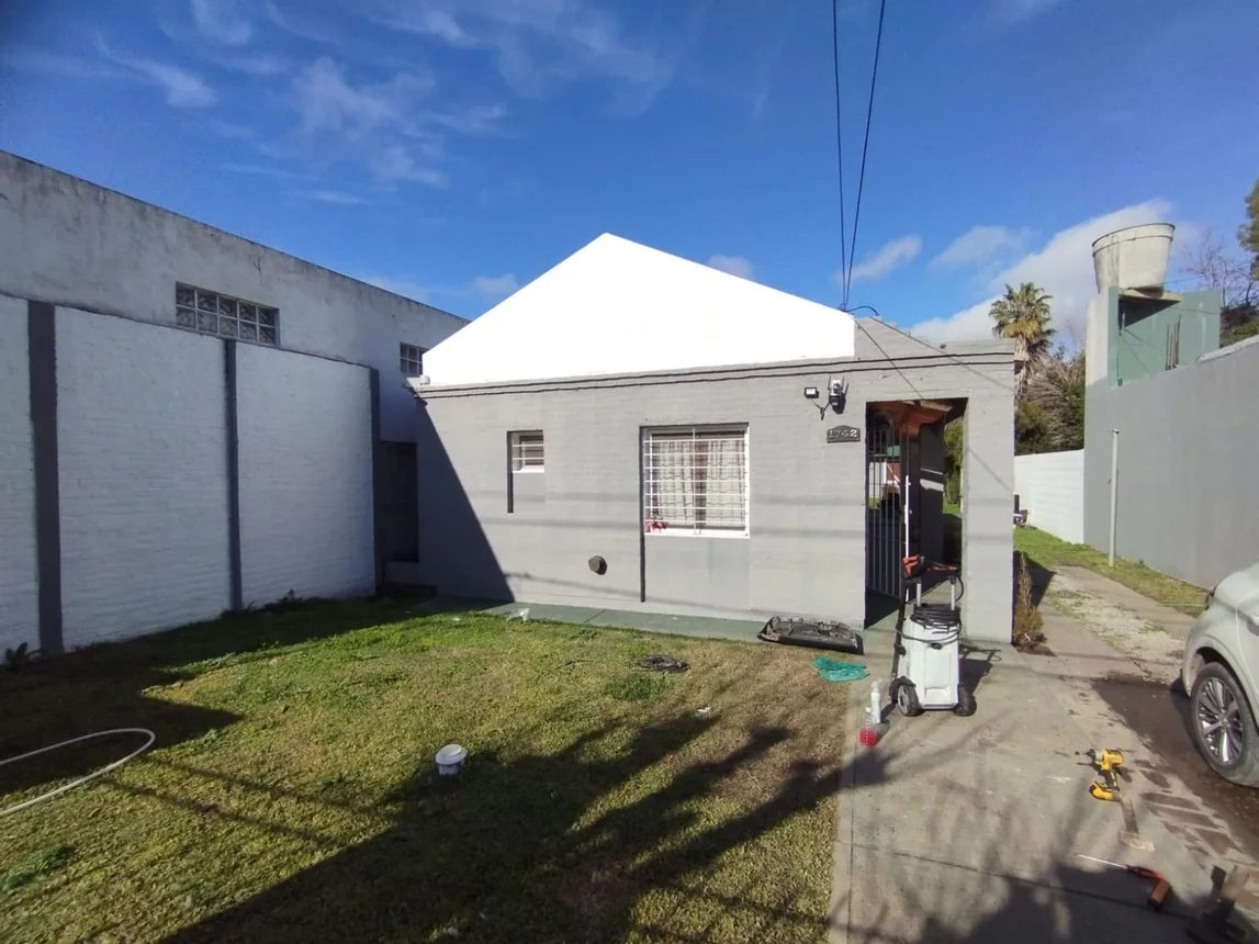 Casa de 3 ambientes en venta en City Bell, 21 C E / 458 y 459 1700