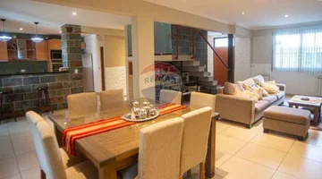 VENTA CASA 4 AMB EN OLIVOS CON PILETA