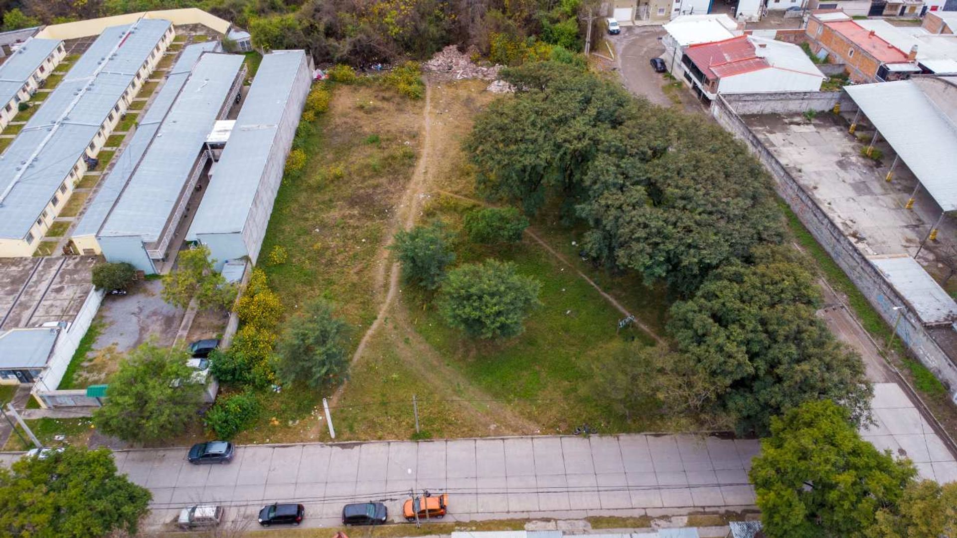 TERRENO VENTA ESQUINA ZONA SUR APTO GALPON 3384M2 - foto 9