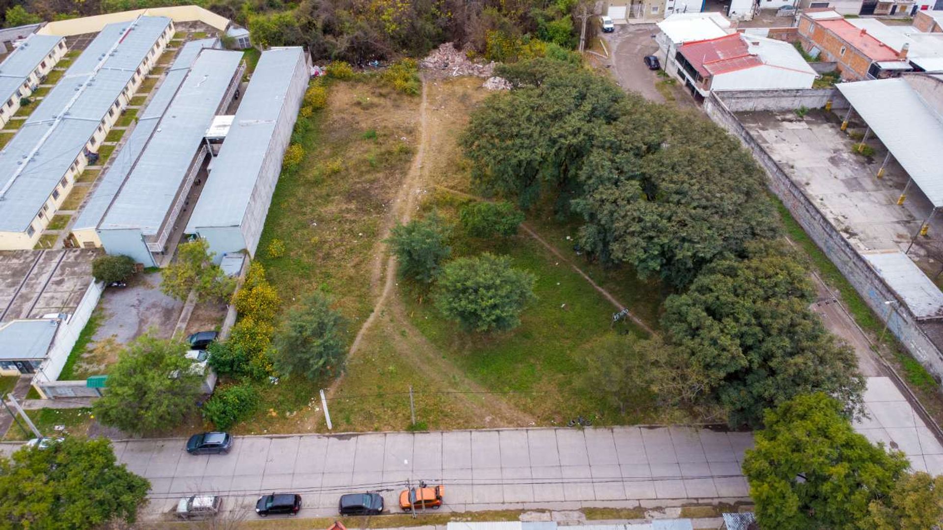 TERRENO VENTA ESQUINA ZONA SUR APTO GALPON 3384M2 - foto 11