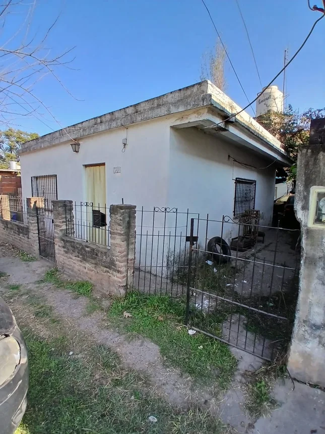 Casa de 4 ambientes en venta en Grand Bourg, Benito Lynch 400, foto 3