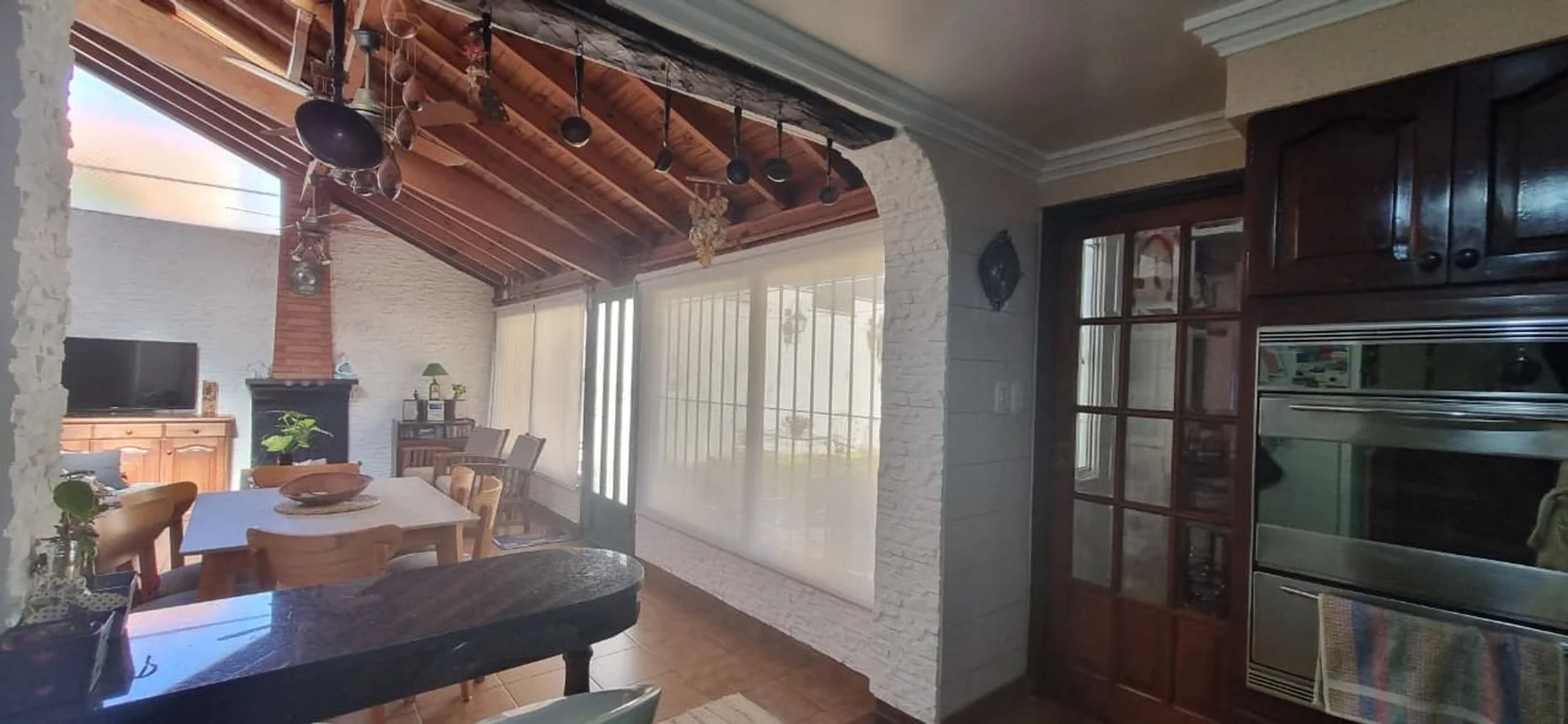 Casa de 4 ambientes en venta en Temperley, Riobamba 1500, foto 2