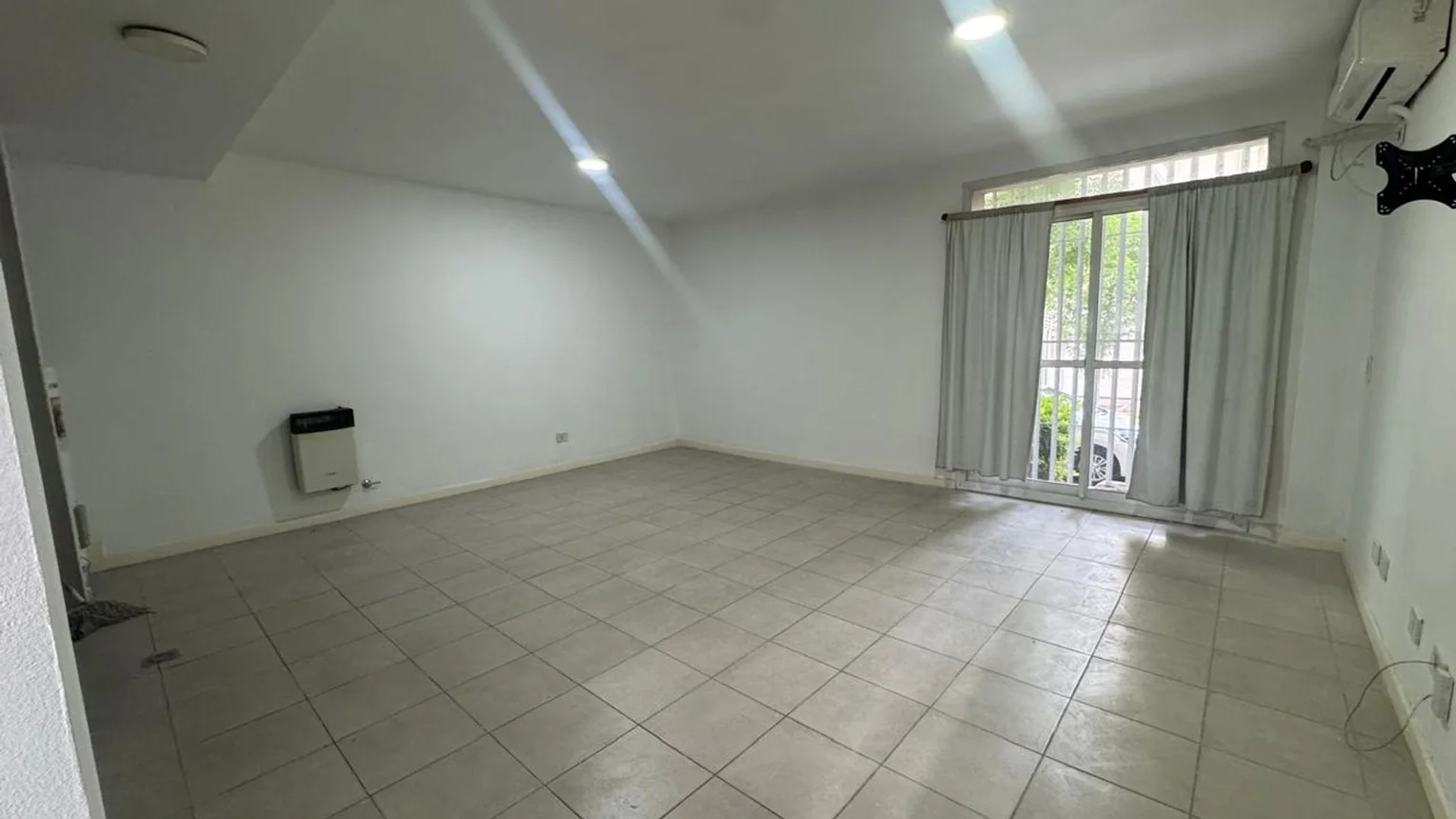Departamento en alquiler en Mendoza, foto 2