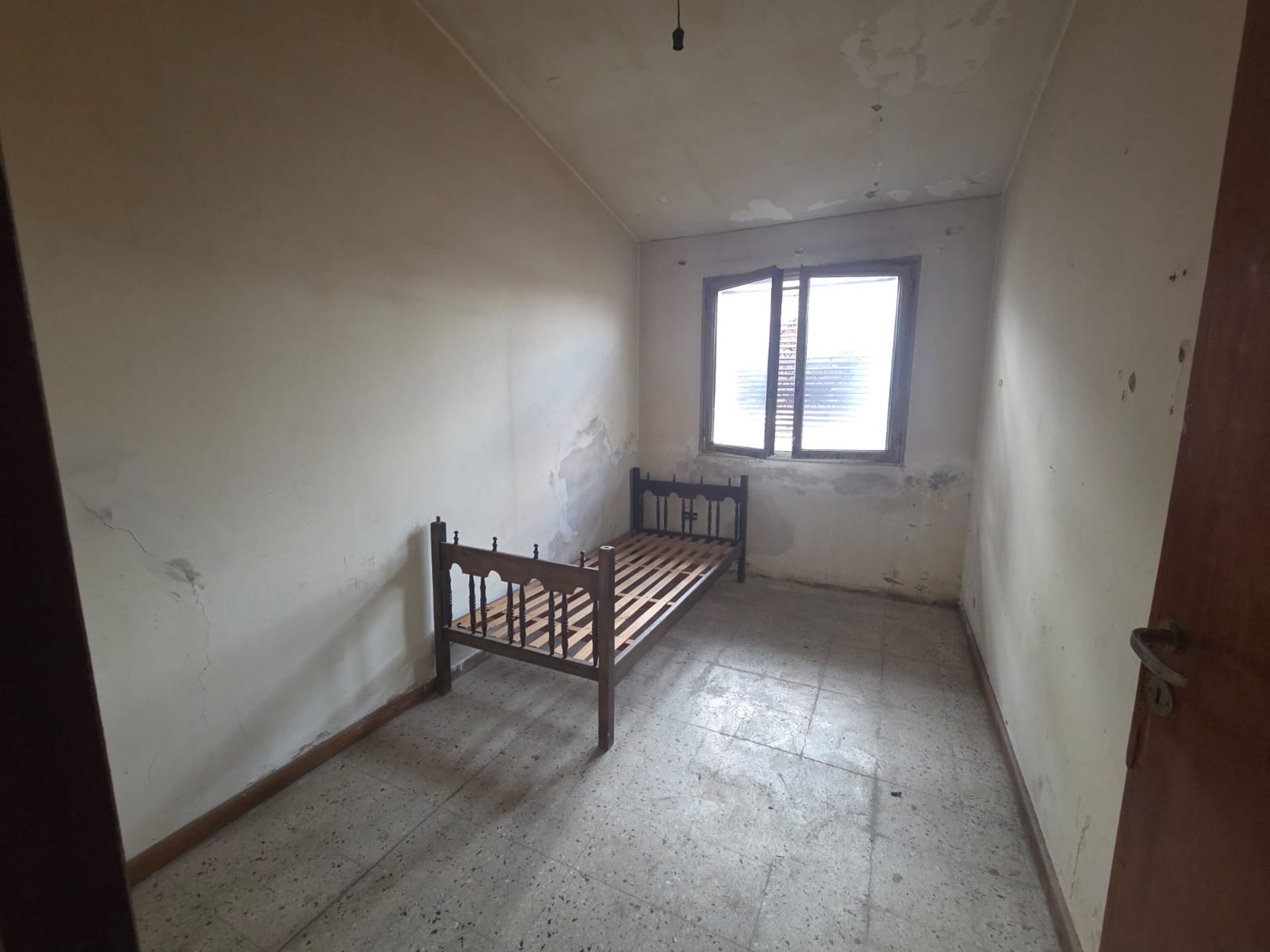 CASA A RECICLAR EN VENTA CALLE ESPAÑA 2300 - foto 4