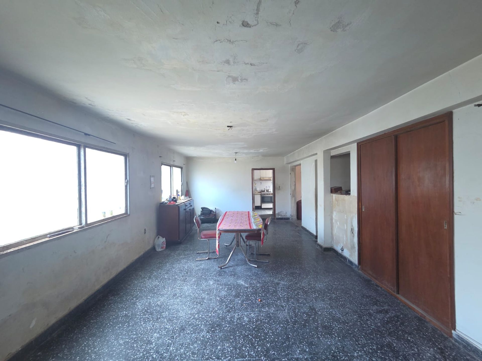 CASA A RECICLAR EN VENTA CALLE ESPAÑA 2300 - foto 3