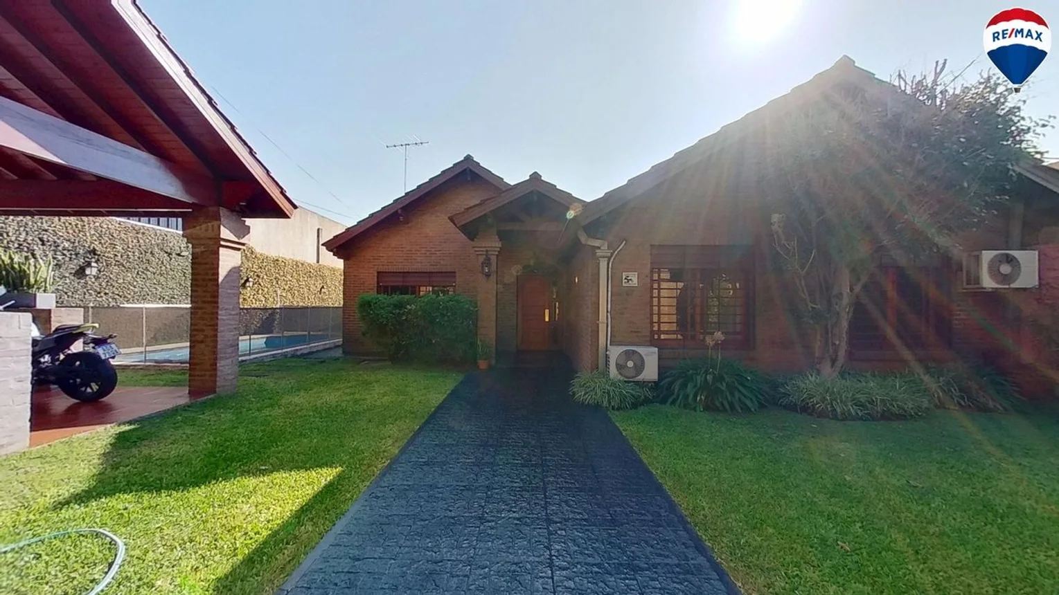 Casa de 5 ambientes en venta en Castelar, Leandro Nicéforo Alem 1400, foto 2