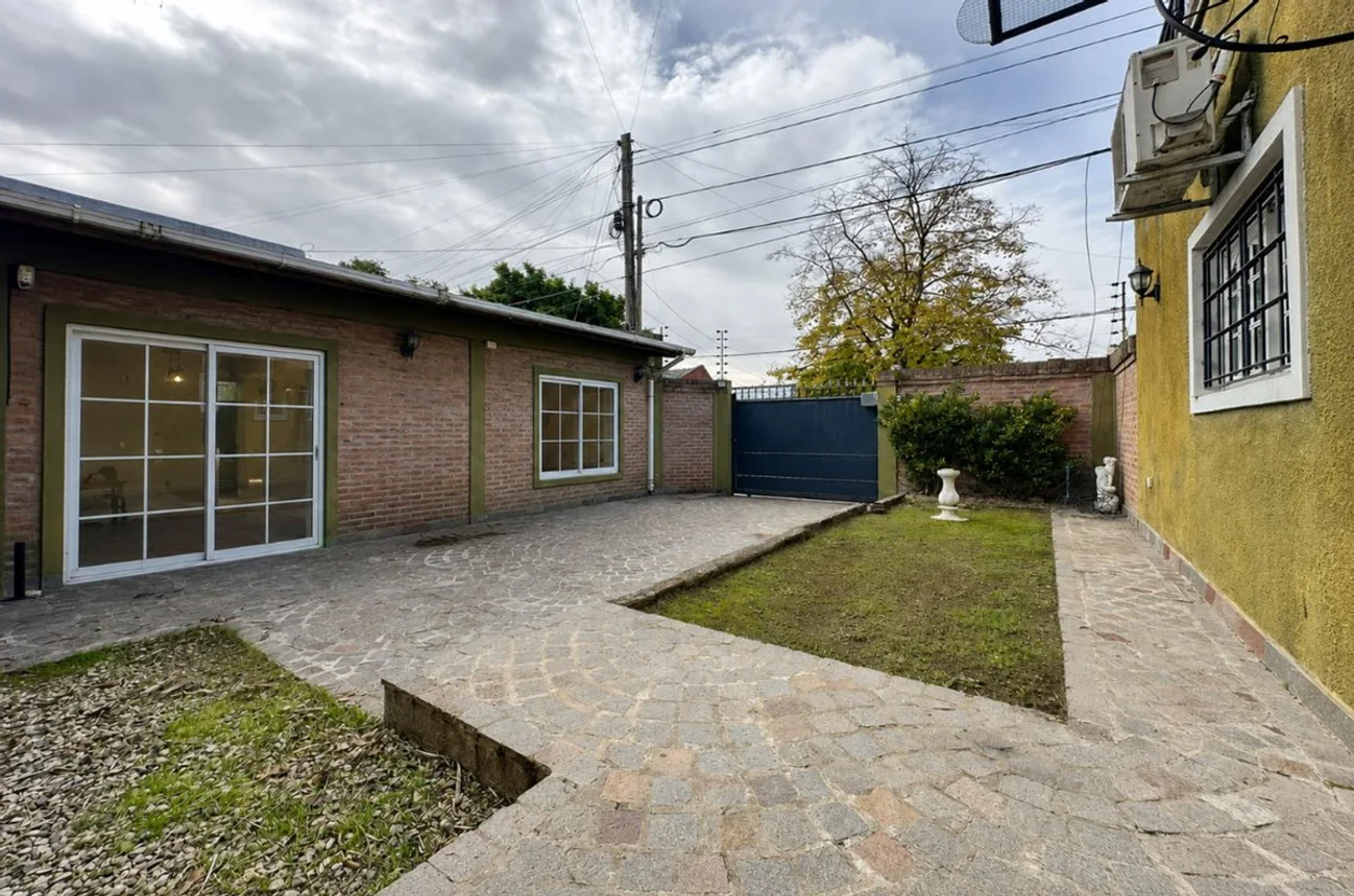 Casa de 5 ambientes en venta en Temperley, Indalecio Gómez 600, foto 4