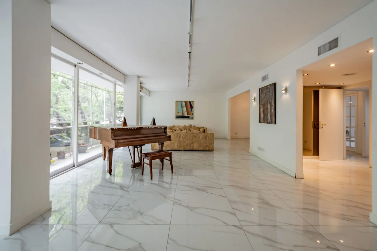 Piso de 5 ambientes en venta en Recoleta, Galileo 2400