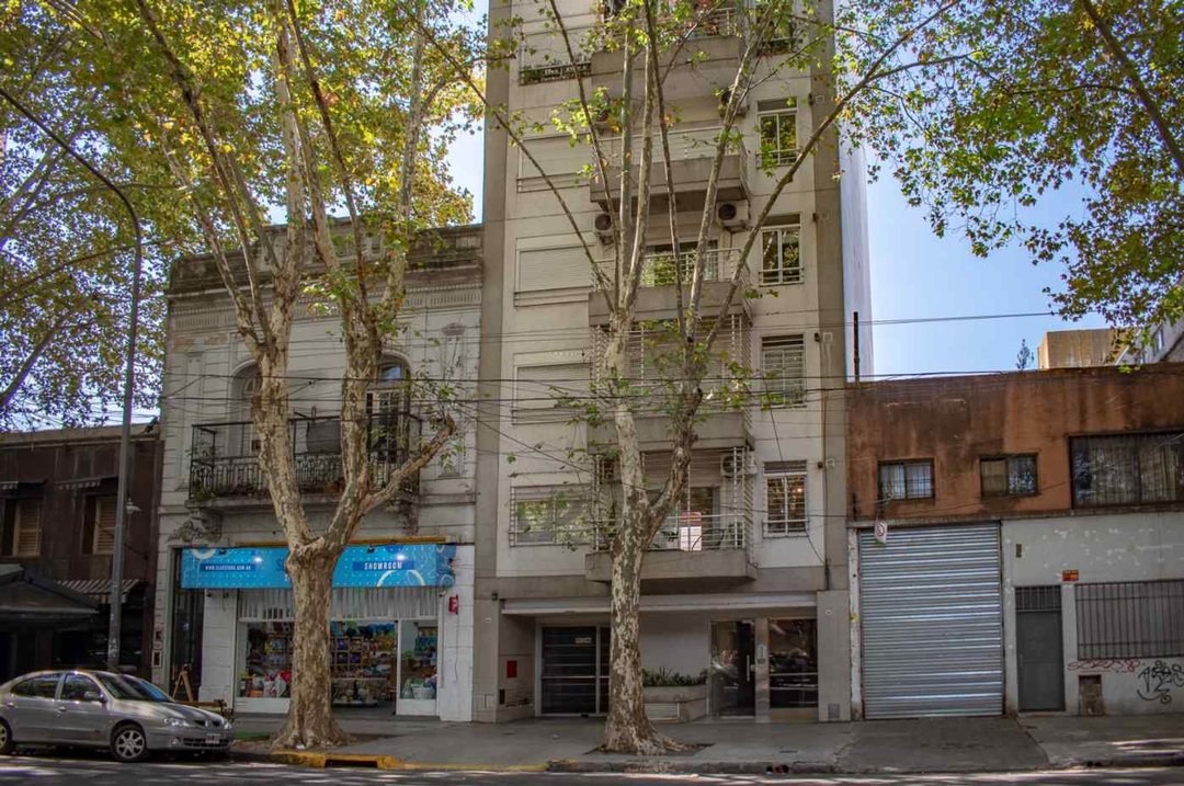 ALQUILER MONOAMB DIVISIBLE C/BALCON-BARRIO:ALMAGRO