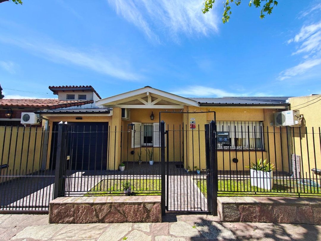 CASA 3 AMB. PILETA, GALERIA Y GARAGE - ITUZAINGO