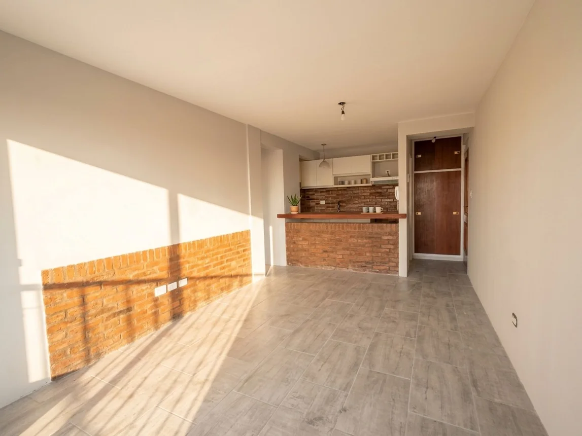 Semipiso de 2 ambientes en venta en Haedo, Avenida Rivadavia 15600