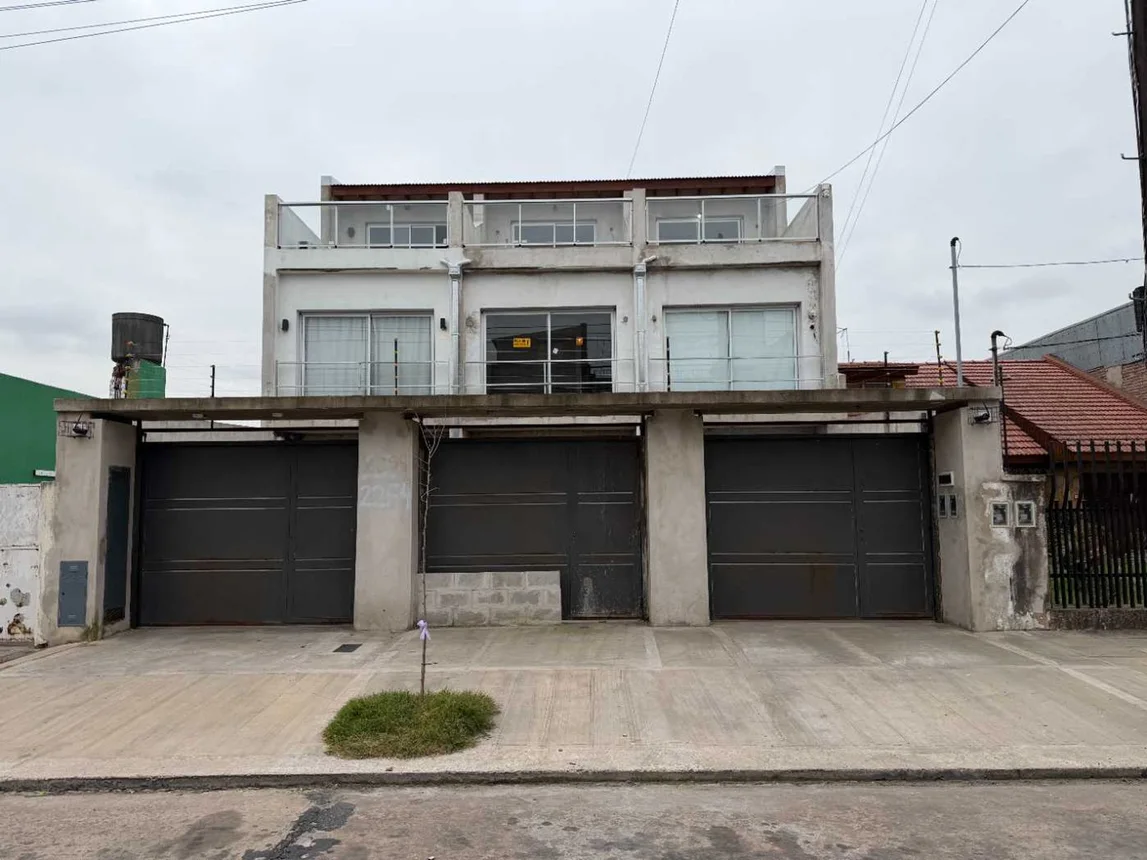 Casa tríplex en venta en San Justo, foto 2