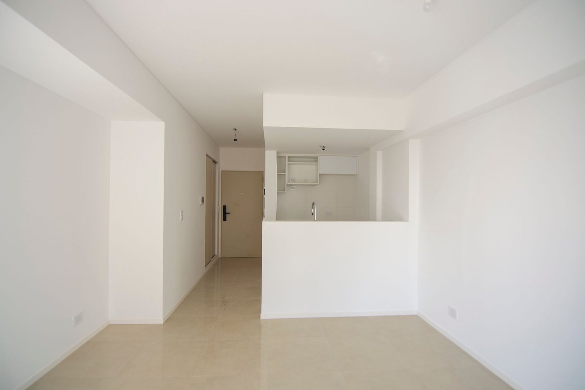 VTA ESTR MONOAMB C/BALCON/ AMENIT EXC UBI S.TELMO