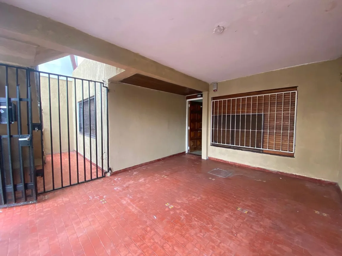 Casa de 3 ambientes en venta en La Tablada, Asamblea 1200