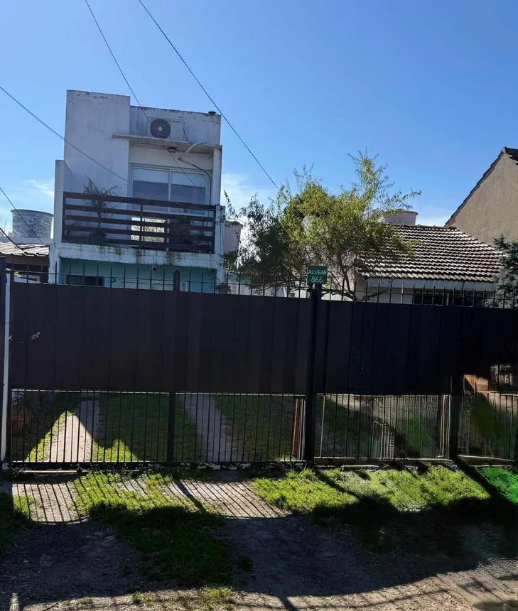 Casa dúplex de 3 ambientes en venta en Benavídez, Alvear 800