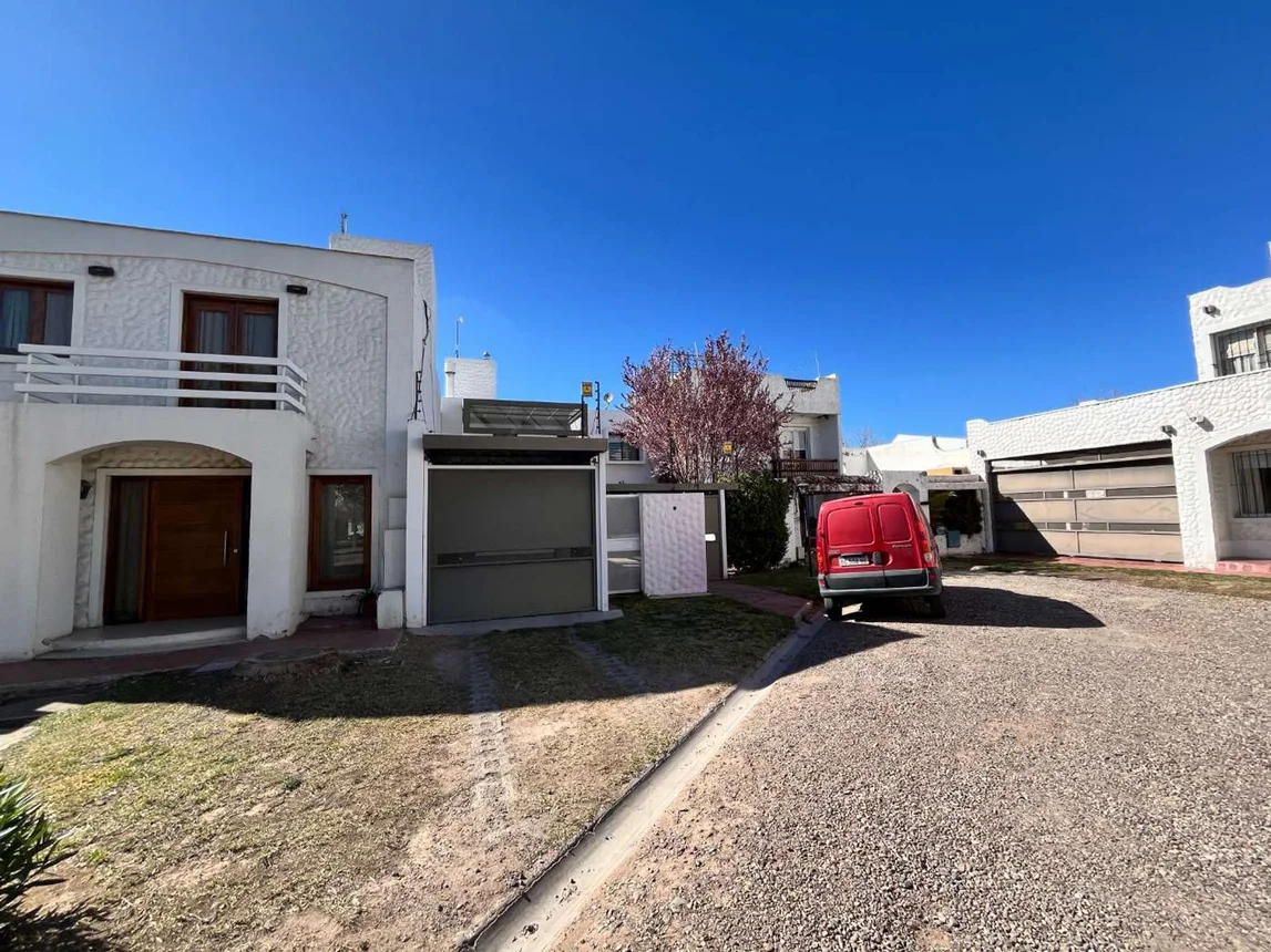 PH de 4 ambientes en alquiler en Godoy Cruz, Figueroa Alcorta 800, foto 3