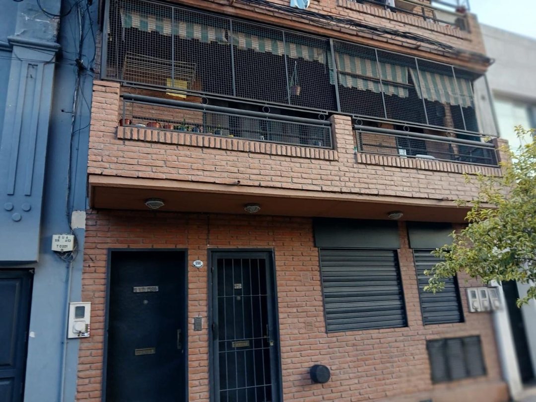 VENTA DEPTO 2 DORM C/ PATIO-PLANTA BAJA-B SUR-SMT