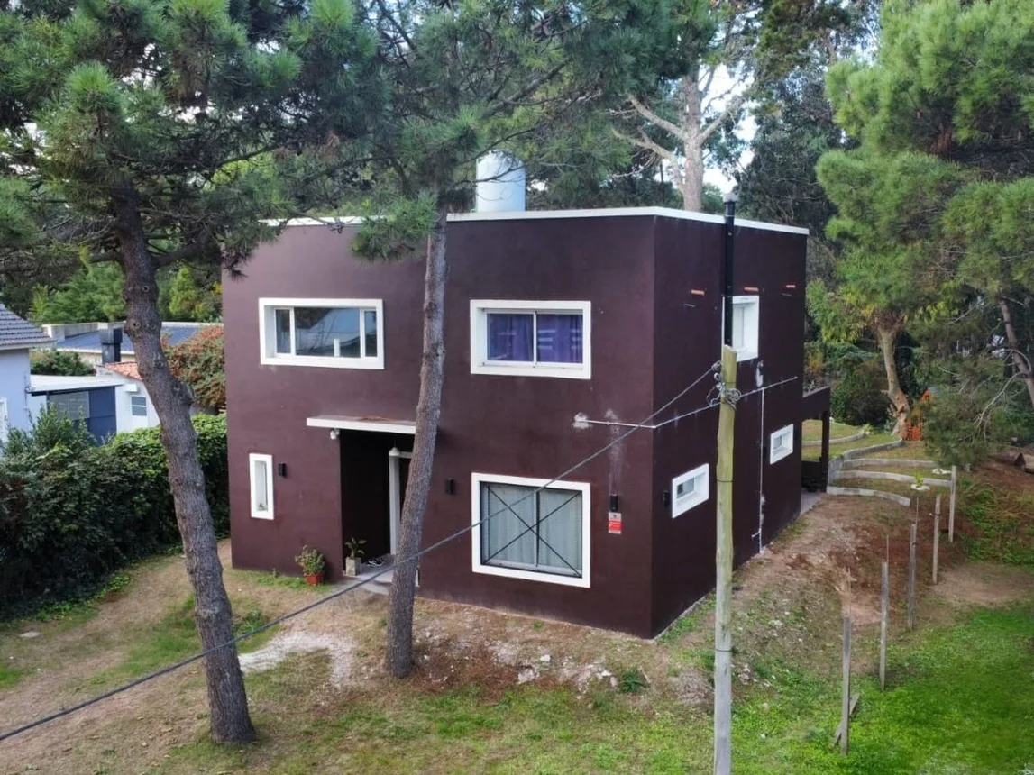 Casa de 4 ambientes en venta en Pinamar, Arcachon 400