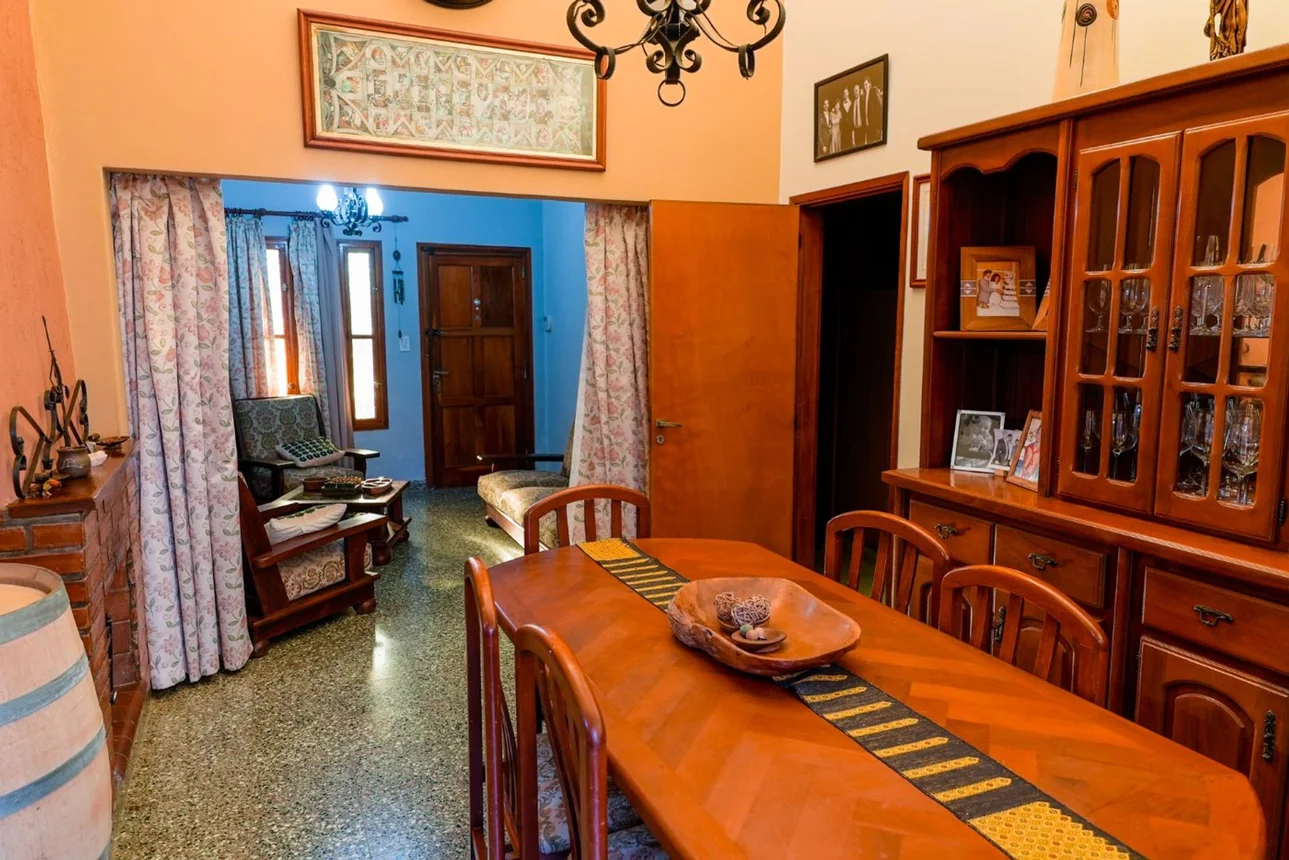 Casa 3 dormitorios y terreno, en centro de crespo, foto 2